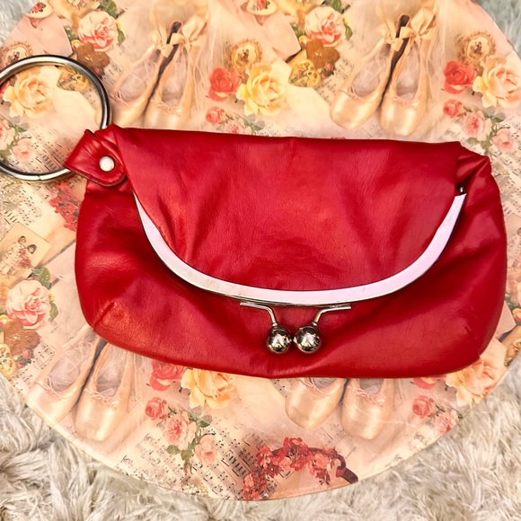 Elegant Red Clutch Bag - Picture 1 of 6